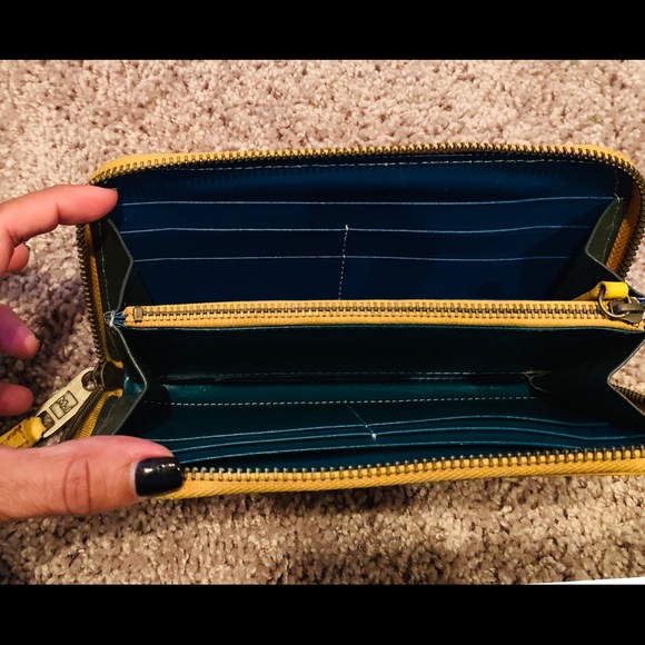 Marc Jacobs Wallet - Picture 3 of 3